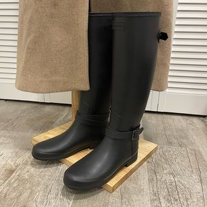 Hunter Refined Studded Back Strap Rainboot, Size 8 US